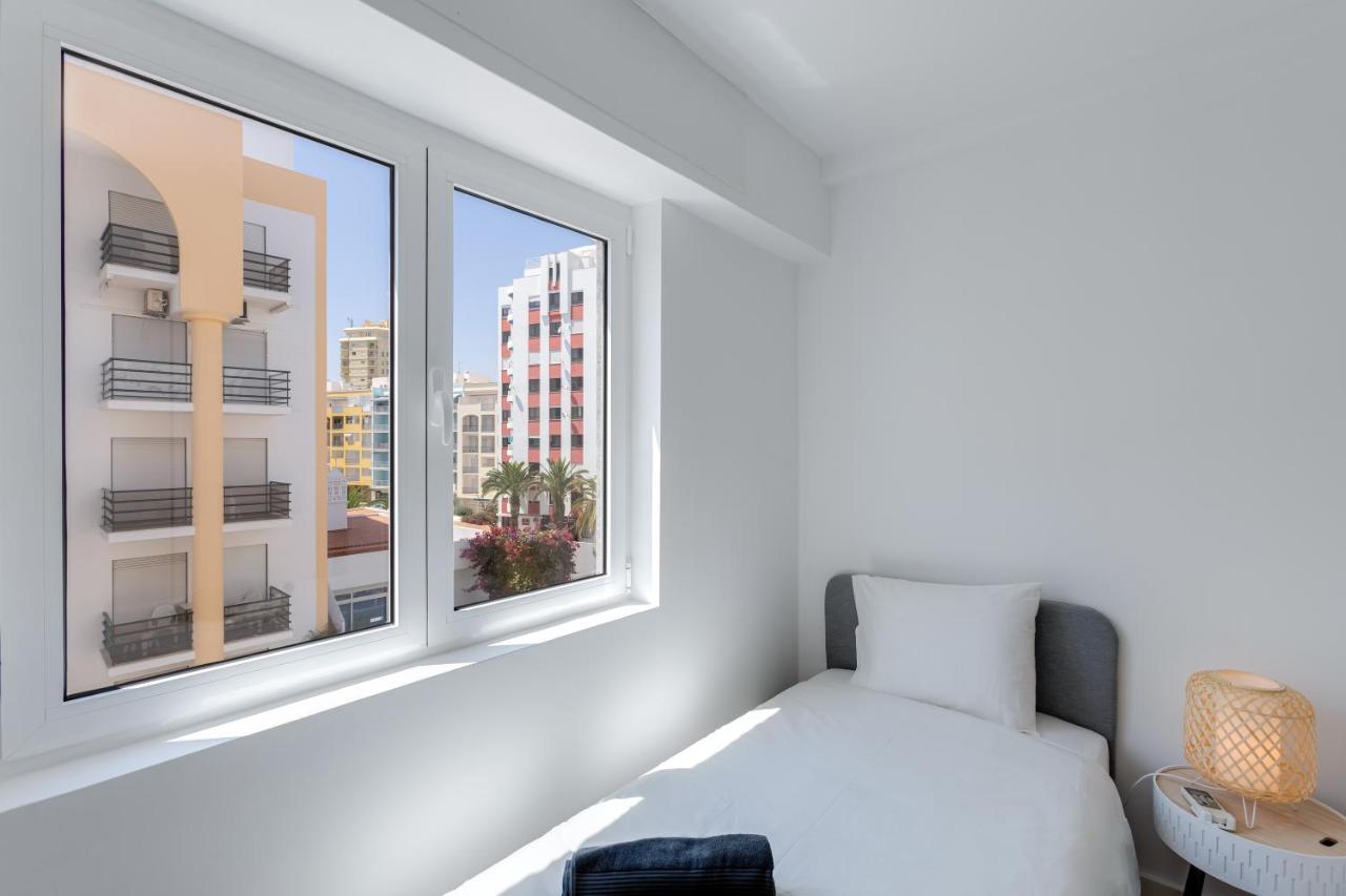 T2 Rosa Dos Ventos, A/C & Terrace - Casas & Papeis Apartment Armacao de Pera Exterior photo